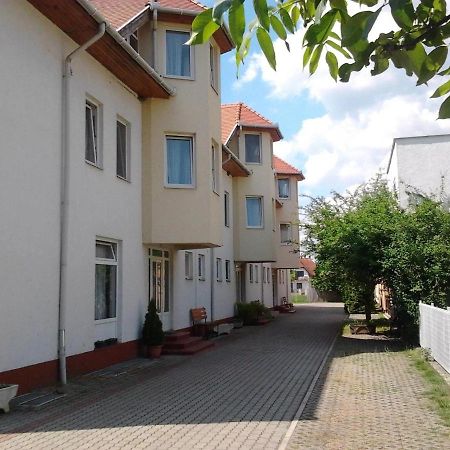 Relaxation Apartment ไฮจ์ดุสโซบอสโล ภายนอก รูปภาพ